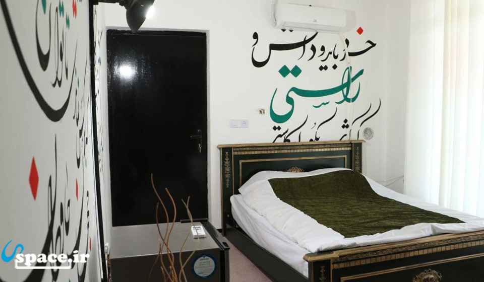 نمای داخلی اتاق بیژن و بنفشه اقامتگاه بوم گردی شاهنامه - خفر - باب انار